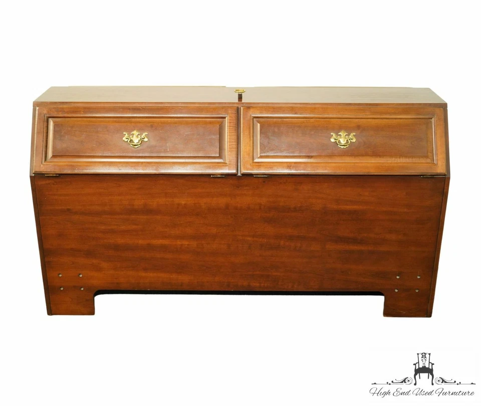 THOMASVILLE FURNITURE Winston Court Collection Solid Cherry Queen Size Storag... - Image 1 of 4