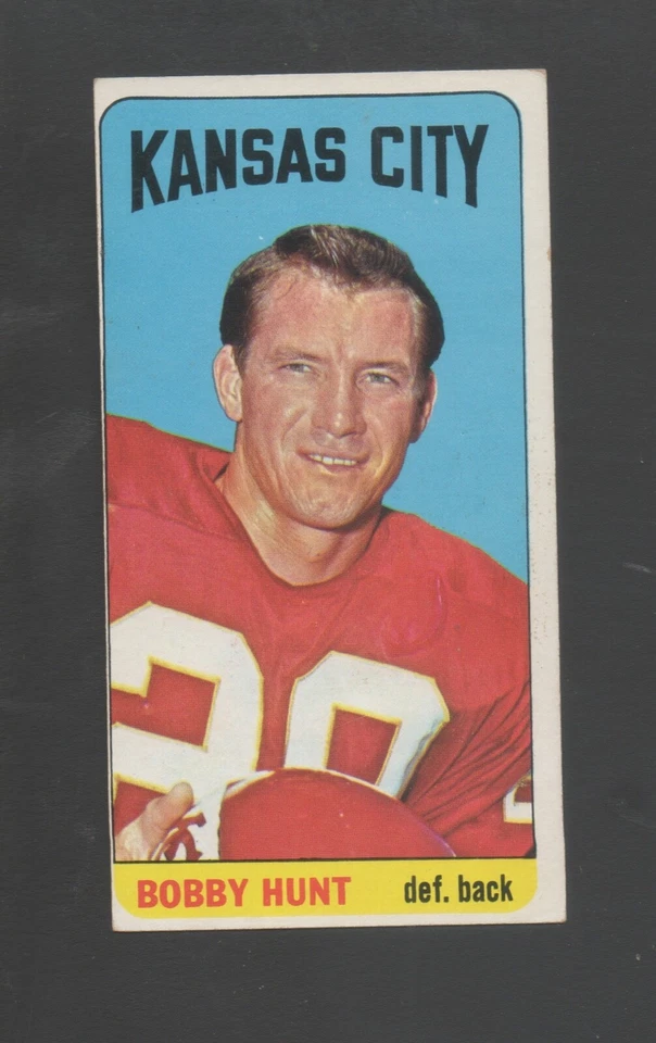 1965 Topps Football Card #104 Bobby Hunt-Kansas City Chiefs ex Card - Image 1 of 1