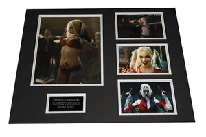 Auténtica Harley Quinn de 50x40 cm con pantalla de montaje fotográfica firmada a mano por Margot Robbie - Imagen 1 de 7