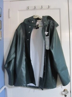 Men's M Helly-Hansen HH Work Wear Green Raincoat NWT - Image 1 of 4