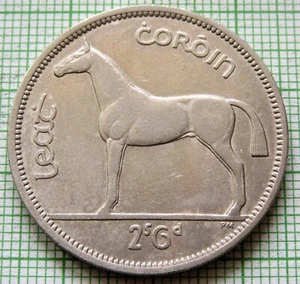 IRELAND 1959 HALFCROWN 1/2 Coroin, IRISH HORSE & Gaelic Harp km# 16a - Picture 1 of 6