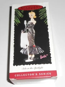 Hallmark Keepsake Ornament Barbie Solo en el Foco Serie Coleccionista 1995 - Imagen 1 de 3