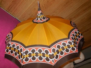 Vintage Umbrella Made in Italy MCM Wood Carved Fall Colors Automatic Release - Picture 1 of 14