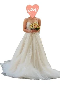 Sexy A-Linie Brautkleid mit V-Ausschnitt & Spitze - Bild 1 von 5