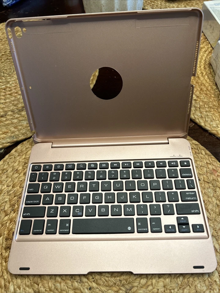 Bluetooth Keyboard case (pink )no charging cord.  Fits 10in tablet Miner Scratch - Image 1 of 4