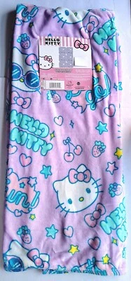 Manta Hello Kitty Fresas Cerezas Corazones Arcos 50 x 70" Púrpura Nueva con Etiquetas Foto 1 de 4