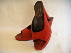 VINTAGE RETRO DOLCIS RED SUEDE PLATFORM SOLE HIGH HEEL SLIP ON SHOES SIZE 6 - Picture 1 of 7