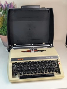 Vintage Brother Deluxe 600 Portable Manual Typewriter With Carry Case Japan GWO - Picture 1 of 18