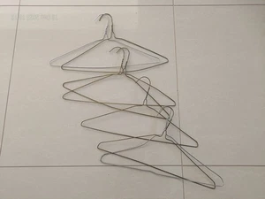 coat hangers - wire - Bild 1 von 2