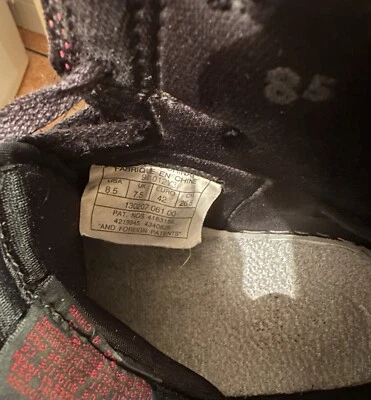 Size 8.5 - Air Jordan 1 Retro 1994 Bred - Image 1 of 4