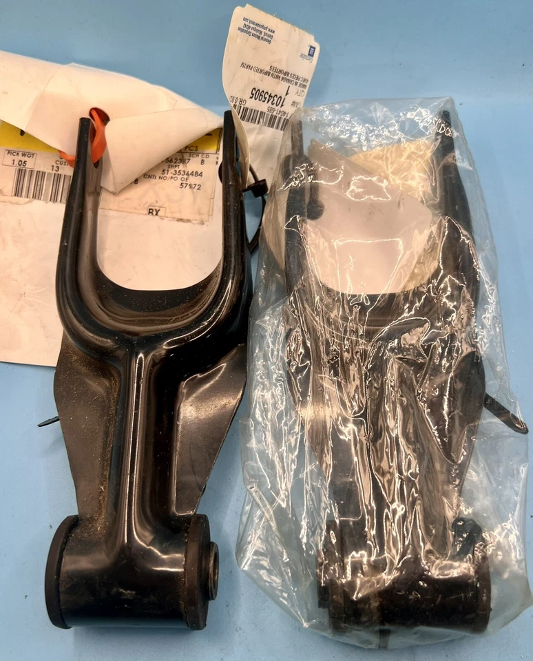 (2) OEM GM 10345905 ENGINE MOUNTS 06-07 BUICK TERRAZA / 09-11 CHEV IMPALA💥FS - Image 1 of 4