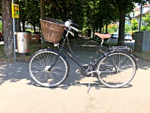 Damenvelo mit Korb, Pashley Princess, schwarz, überholt.  - Bild 1 von 13