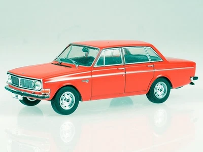 Volvo 144 red diecast modelcar in showcase Atlas 1:43 - Image 1 of 4