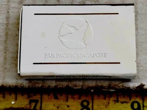PAN PACÍFICO SINGAPUR CON LOGOTIPO EN RELIEVE ESTAMPADO CAJA DE CERILLAS {70} - Imagen 1 de 6