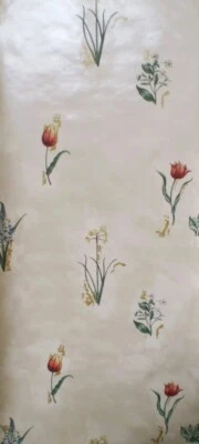 Papel pintado vintage rojo, blanco, azul y amarillo floral sobre perlas blancas apagadas PB1960 Foto 1 de 4