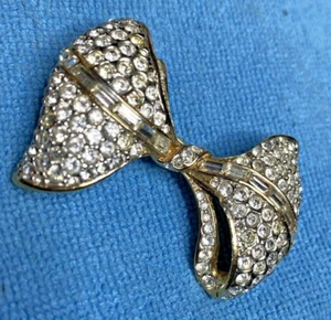 Elegant Gold Tone Fancy Bow Brooch Pave' Set Crystals Round & Baggette' 80's VTG - Picture 1 of 12