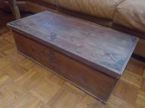 ANTIQUE CEDAR BLANKET CHEST E.R. co. EARLY 1900s Cover