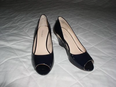 NINE WEST LADIES WEDGE HEEL PEEP TOE PATENT SHOES SHOCK MODE 8 1/2W / 6 1/2UK - Image 1 of 4