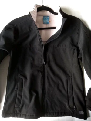 Charles River For Her 软壳中长夹克 M 码 — 第 1/4 张图片