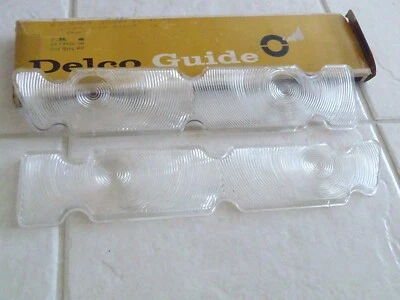 Oldsmobile Delta 88 1967 lentes de lámpara trasera inferior interiores personalizadas NOS 5958425 5958426 Foto 1 de 4