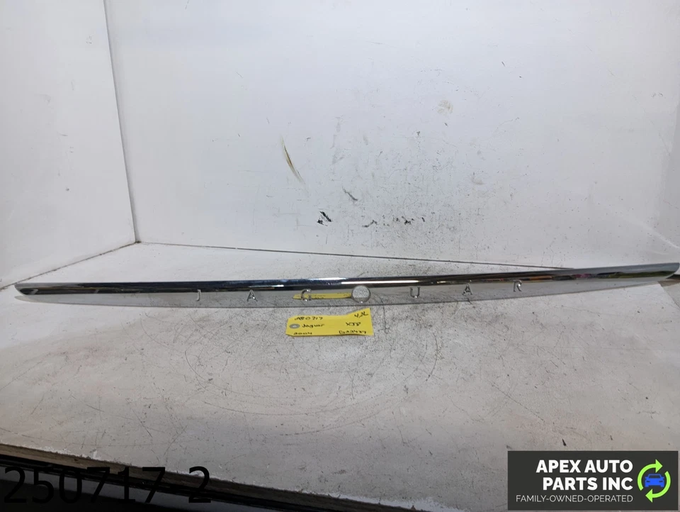 OEM 2004-2007 Jaguar XJ8 4.2L Rear Trunk Lid Chrome Trim Molding Strip CHROME Foto 1 de 4