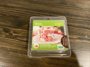 Cricut Cartridge, To You From Me - Picture 1 of 10