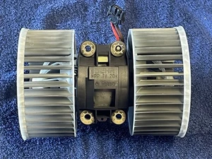 OEM German Behr Hella Heater A/C Blower Fan Motor 1999-2006 BMW e46 64118372797 - Picture 1 of 4
