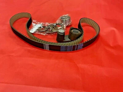 NUEVO Kit de correa de distribución del motor - Kit de correa de distribución Dayco 95319K3S se adapta a Volvo S80 2005 Foto 1 de 2