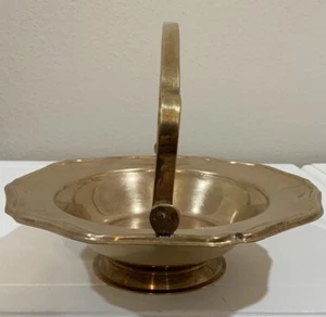 Vtg Solid Brass Basket Decorative Bowl Trinket Dish Hinged Handle Scalloped Edge - Picture 1 of 5