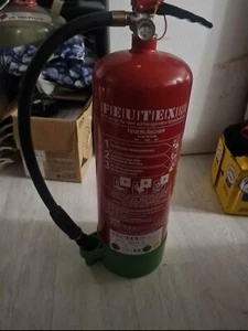 2 Stück Feuerlöscher.  Sie sind neu und gültig bis Juli 2025 - Bild 1 von 7