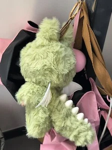 Muñeca de peluche transformación hecha a mano color aguacate + alas color pera E China - Imagen 1 de 8