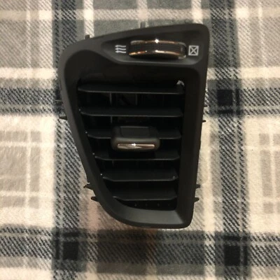 2018 Dodge Challenger Right Hand Air Conditioning & Heat Outlet Foto 1 de 3