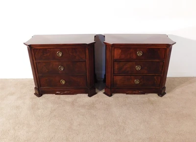 Mesitas de noche HENREDON Nine Elms llama caoba años 90 Foto 1 de 4