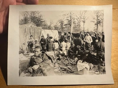 HUBBA! BEEFY GUAPO MARINEROS PILA en JEEP! Foto HOMBRES CARIÑOSOS AÑOS 40 GAY INT Foto 1 de 4