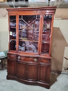 Duncan Phyfe 1940 Georgian-style Mahogany Traditional China Cabinet - Picture 1 of 19