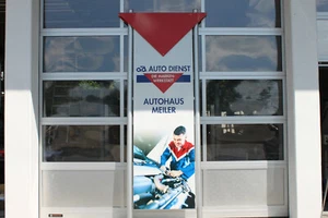 Firmenwegweiser Aluminium Werbeschild Werbetafel Orientierungssystem Infoständer - Bild 1 von 8