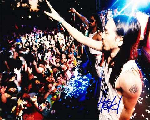 STEVE AOKI SIGNED 8X10 PHOTO 11 Cover