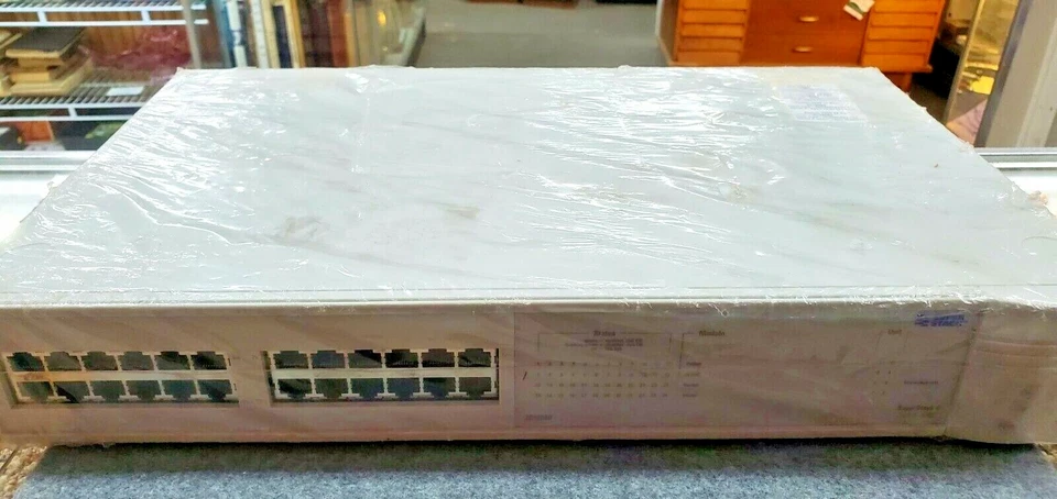 Interruptor NOS 3COM 3300 24 puertos Superstack II (FC12-T-G534) Foto 1 de 4