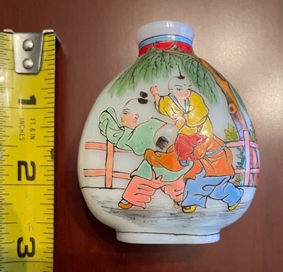 chinese antique painted glass snuff bottle beautiful workmanship - Image 1 of 4