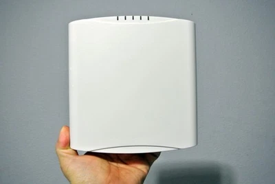 RUCKUS R610 901-R610-US00 DUAL BAND WIRELESS ACCESS POINT AP - Image 1 of 3