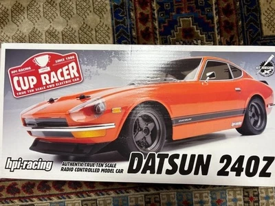HPI Cup Racer 1M Datsun 240Z 1/10 RC Car Bausatz #100600 ungebaut unbenutzt - Bild 1 von 3