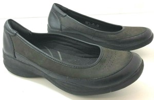 clarks in motion warner