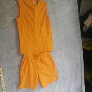 Alo Yoga Matching Set Shorts Sleeveless Tshirt Top Sz S Orange Soft Athleisure - Picture 1 of 11