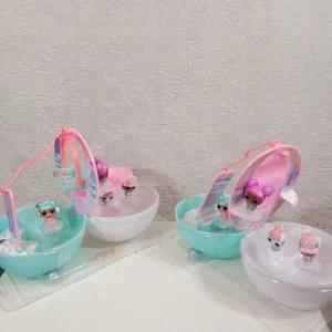 LOL Surprise Minin Winter Family Play Set x2 8 Personaggi Nuovo Regalo Gemelli Pasqua - Foto 1 di 13
