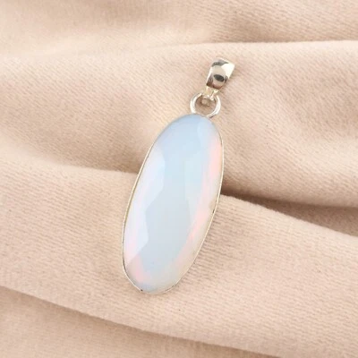 Colgante de piedras preciosas de ópalo lechoso hecho a mano de plata de ley 925 joyería india Foto 1 de 4