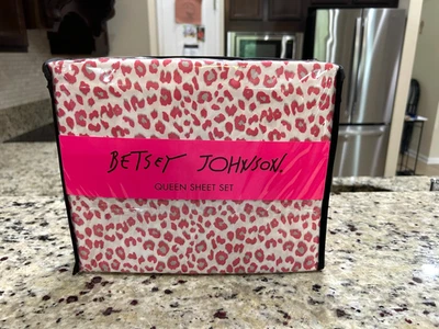 Juego de sábanas Betsey Johnson microfibra Queen estampado leopardo rosa - NUEVO Foto 1 de 4