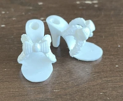 Vintage WHITE Bow Clasp High Heel SHOES ~  10.5” REVLON Doll / JAN JILL - Image 1 of 4