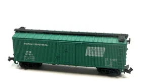 N Scale Atlas 40' Penn Central Boxcar Metal Wheels - Picture 1 of 4