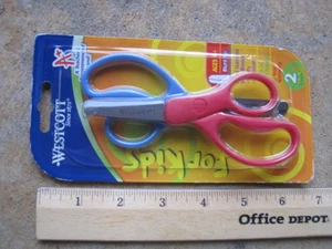 Scissors for kids 2 pairs Westcott red and blue blunt tip - Picture 1 of 6
