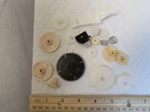 Original Plastic Gears / Pulleys for Fisher DAC-6005 CD Player - Picture 1 of 1